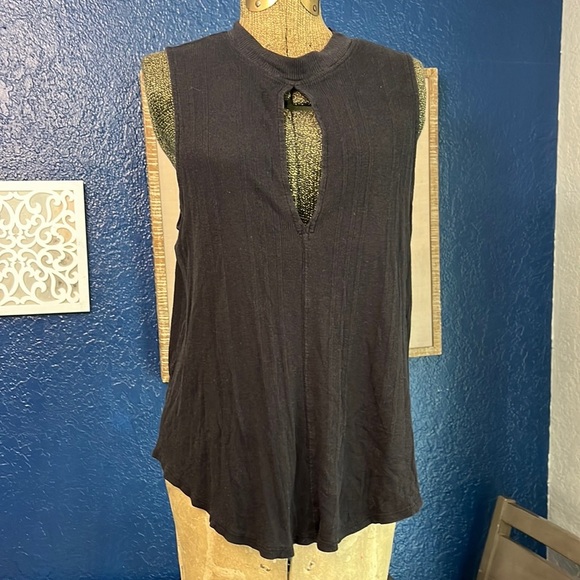 WE THE FREE. BY FREE PEOPLE BLACK TOP PETITE SMALL - Picture 1 of 10